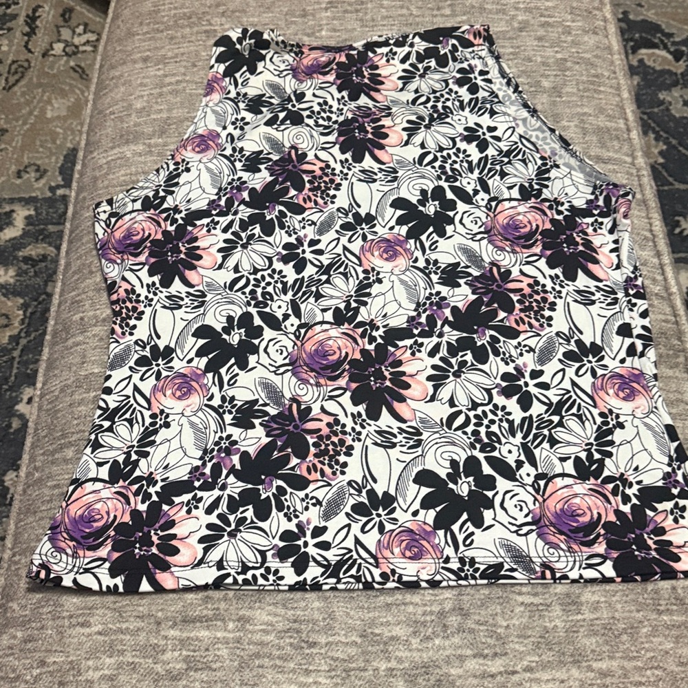 STEPHEN AND CASEY Floral Print Tank Top in White, Black & Purple - Picture 3 of 3